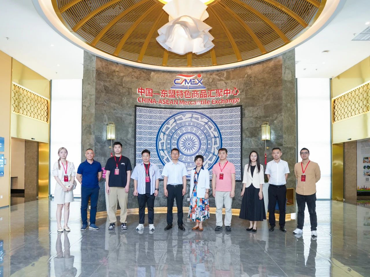 中央政府駐澳門(mén)聯(lián)絡(luò)辦公室協(xié)調(diào)部副部長(zhǎng)王曉剛一行參訪(fǎng)中新物流園、匯聚中心和水果交易中心